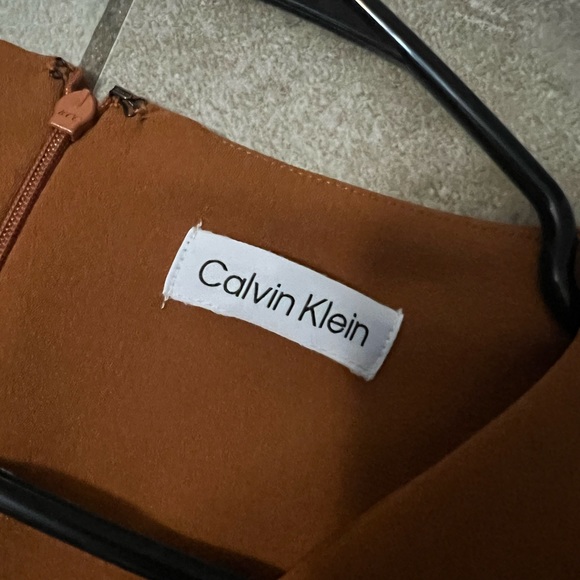 Calvin Klein - Picture 5 of 6